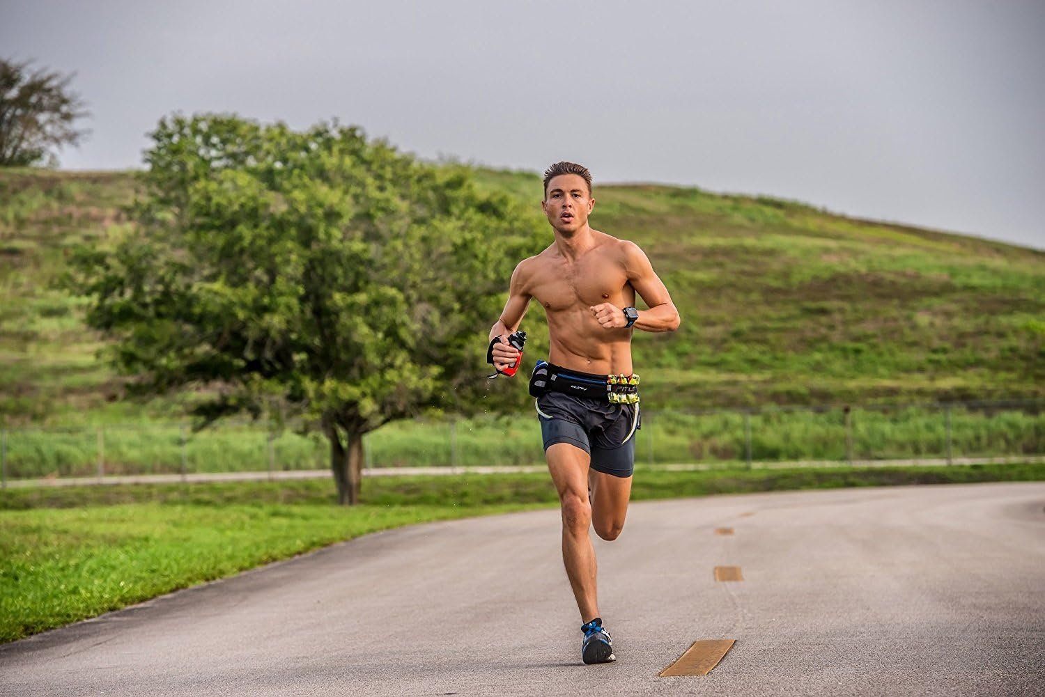 Fitletic HydraPocket Handheld Water Bottle Carrier (Silver And Black)