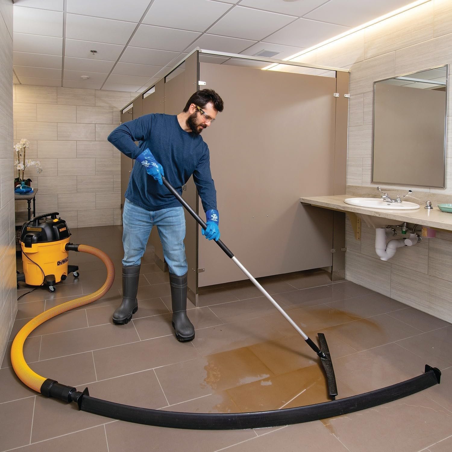 Pig Home Solutions Water Vacuum Barrier for Basement Flooding | Portable Water R...